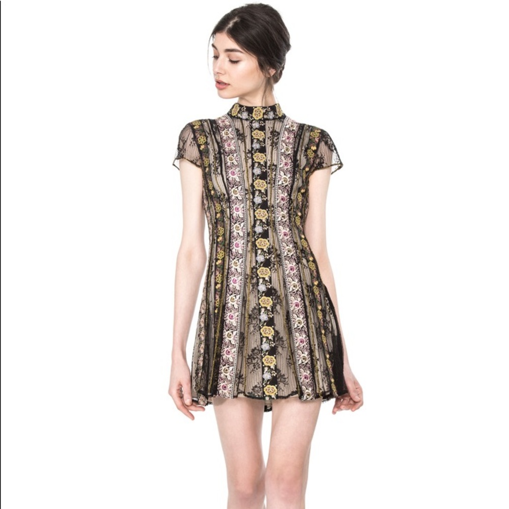 ISO Alice + Olivia Gwyneth Embroidered Flare Dress